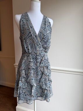 BCBG Generation Sleeveless Paisley Halter Dress Light Blue and Cream ruffles 6